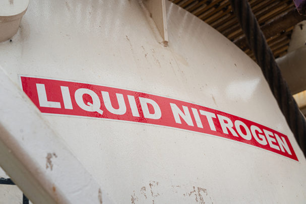 PE0724_liquid nitrogen storage tank.jpg