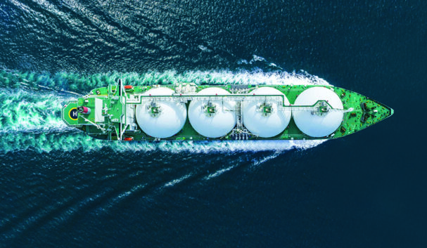 TW0225_LNG tanker on the ocean.jpg