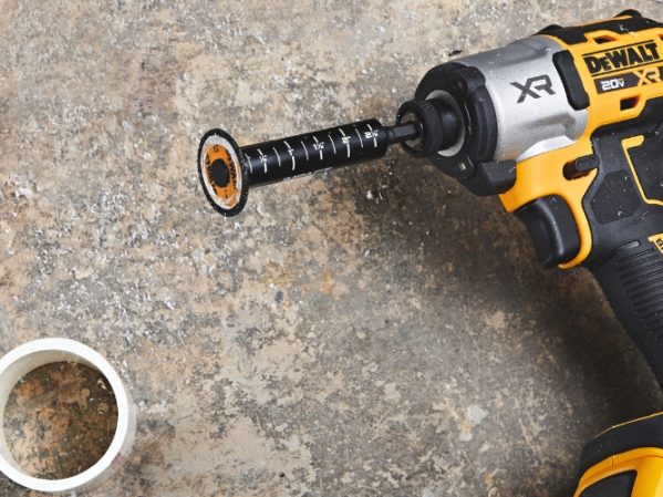 DEWALT IMPACT CONNECT Inside Pipe Cutter.jpg