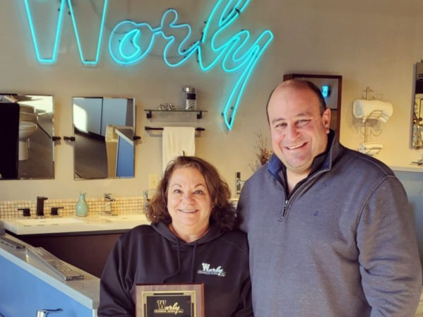 Worly Plumbing Supply Controller Judee Tompkins Receives 2020 Worly Award of Excellence 2