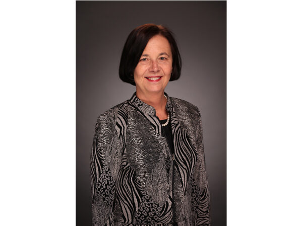 A.O. Smith Executive Barb VanderMolen to Receive STEP Ahead Award