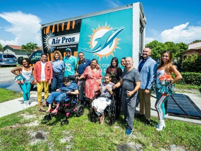 Air Pros USA Teams Up with Miami Dolphins Football UNITES to Give Free AC Units to Three Deserving South Florida Families.jpg